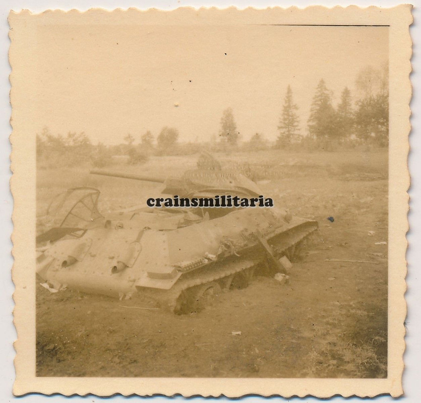 Orig. Foto zerstörte russische Panzer T-34 Tank in Russland Beut