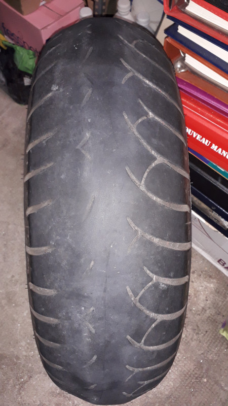 Pneu arrière Bellagio