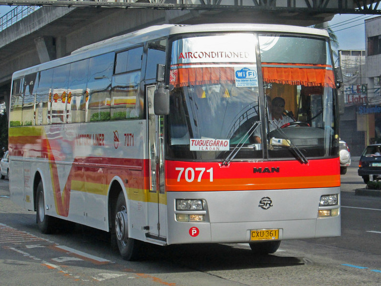 15385771977-a19cb0b4d5-bus-7071.jpg