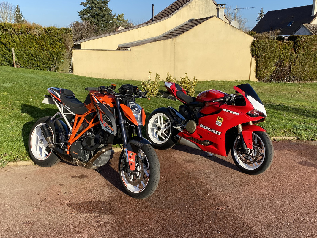 3D23F731-11FE-4604-A4CD-588F7950AE30