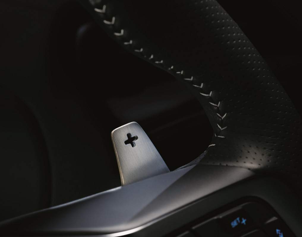 2018 Jaguar F-PACE SVR (19)