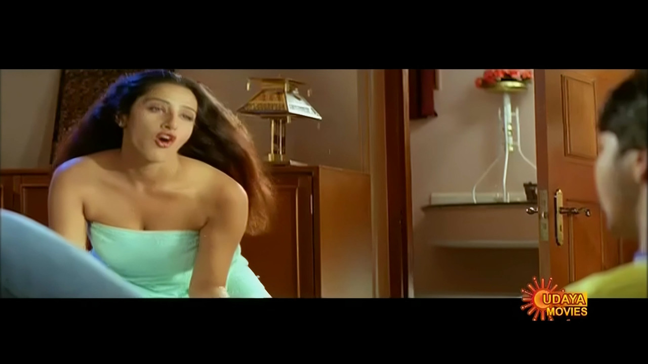 Durga Shetty Hot Song 1 SDTV Enhance.mp4_20240707_204517.040