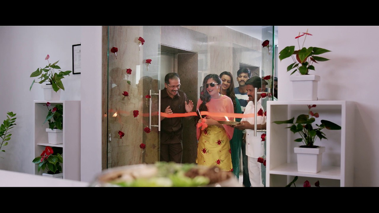 Shakeela-2020-Hindi-Multi-WEBRip-1080p-x264-AVC-AAC-2ch-mkv-0002
