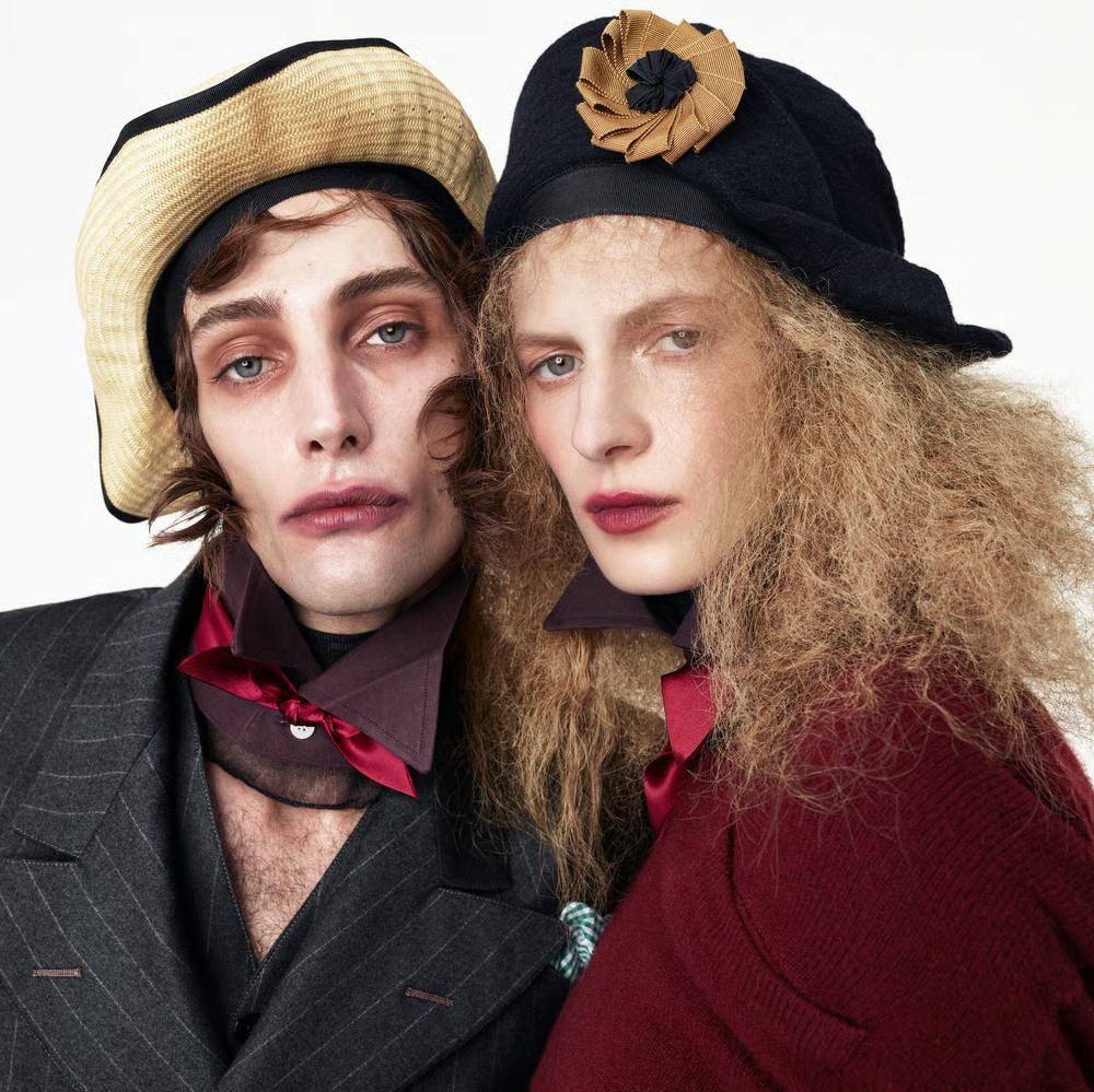 John Galliano x Zara, due cappelli della collezione Re{form} realizzati con Stephen Jones