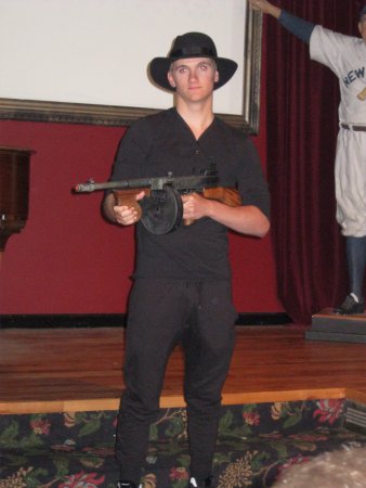 gangster-photo-with-props.jpg
