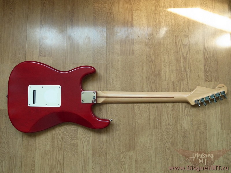 Fender_Highway_One_Stratocaster_11-red_025