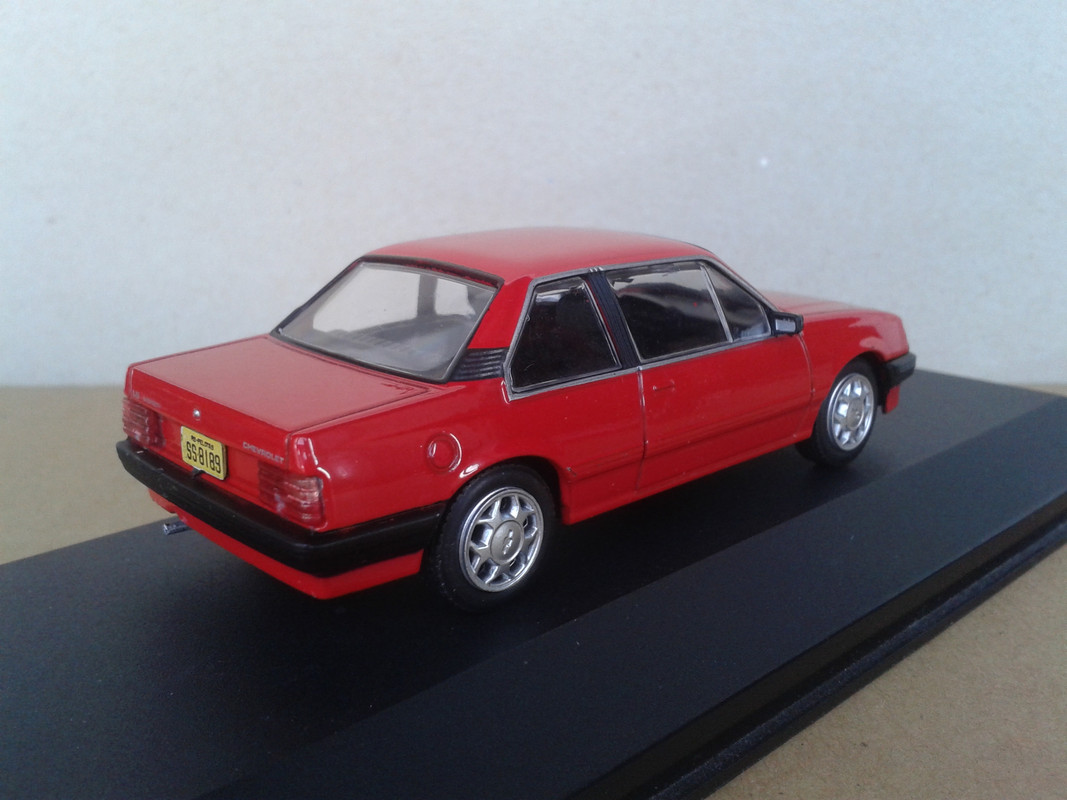 1985 Chevrolet Monza Serie I Sedan 1.8 SLE (Ixo – nº5 Chevrolet Collection) (5)
