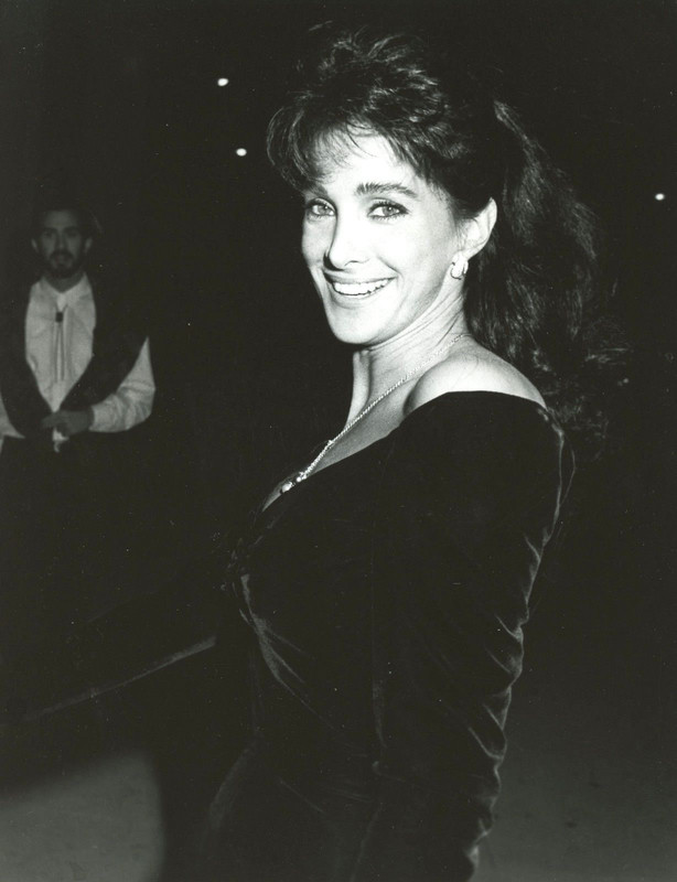 connie_sellecca_b32