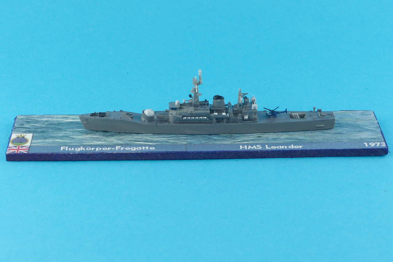 03 Mo MF099 a HMS Leander 1973 1