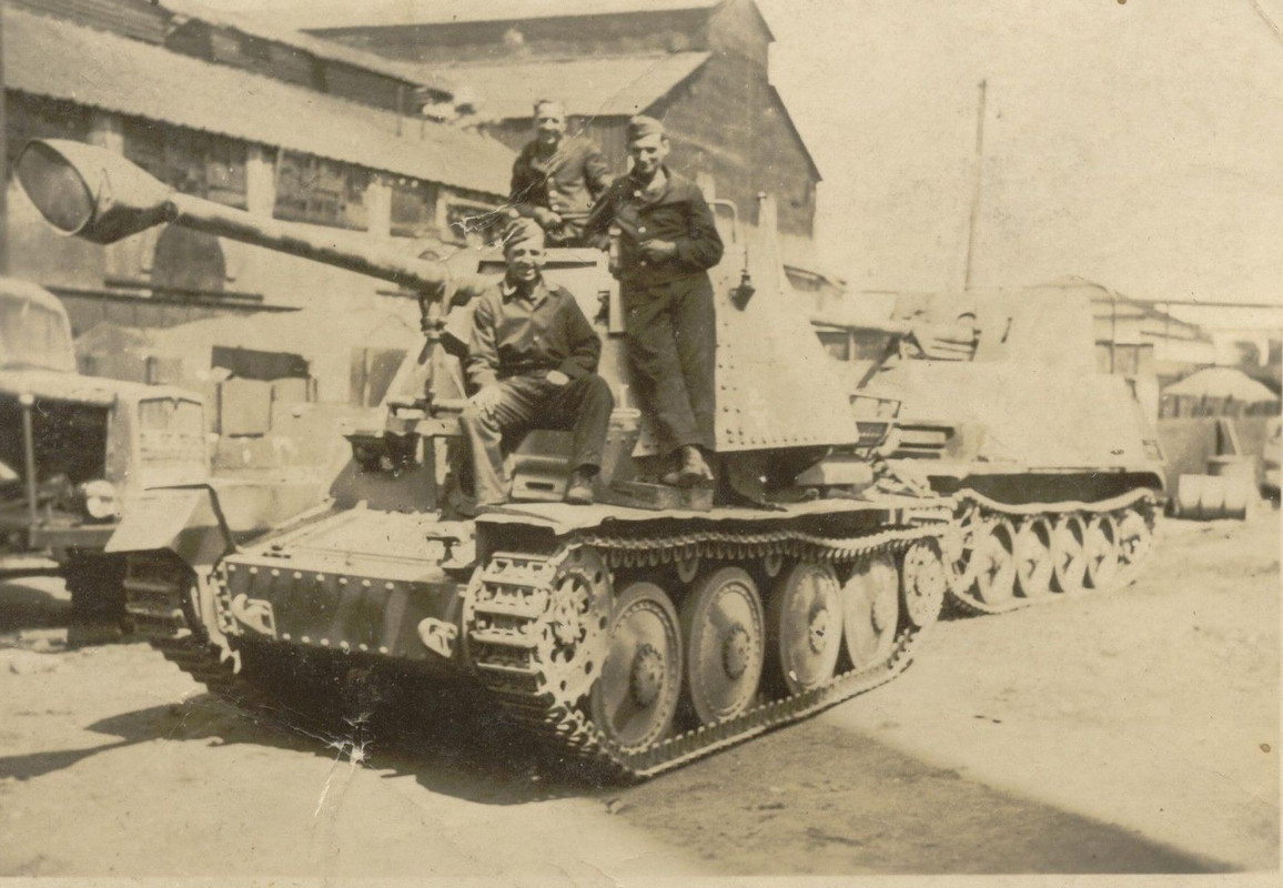 zwei verschiedene Panzer, Panzerjäger