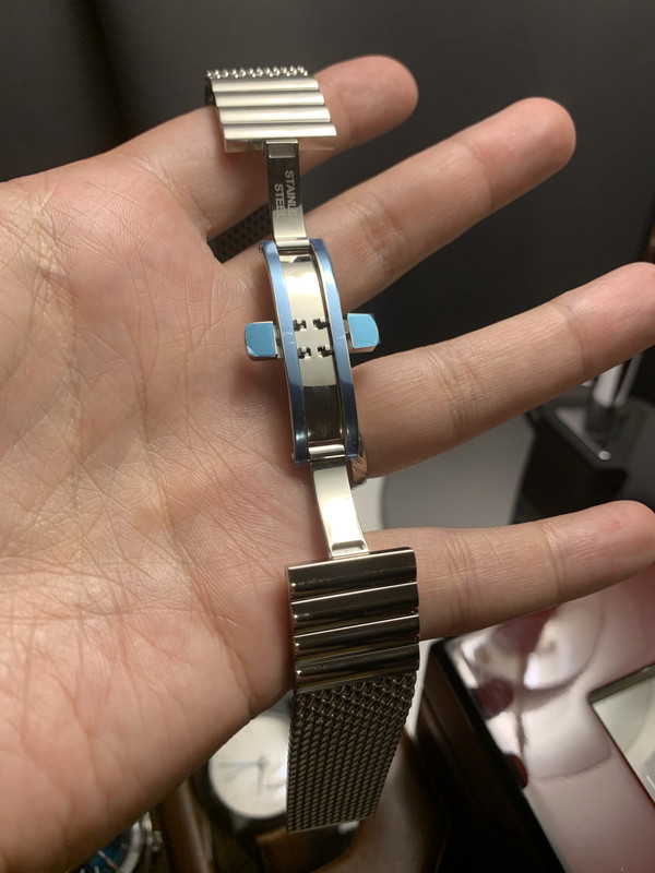 2D105FFD-7476-4CA8-B222-649292D658EC