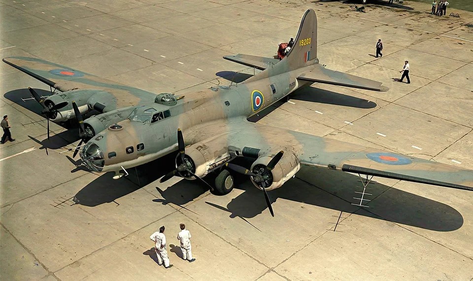 B-17 en service dans la RAF No-59-Sqn-RAF-Coastal-Command-L-escadron-a-t-l-un-des-rares-escadrons-de-la-RAF-utiliser-le-For