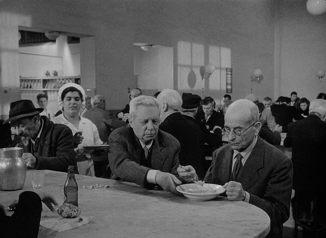 Umberto D. (1952) Criterion (1080p BluRay x265 r00t)-3