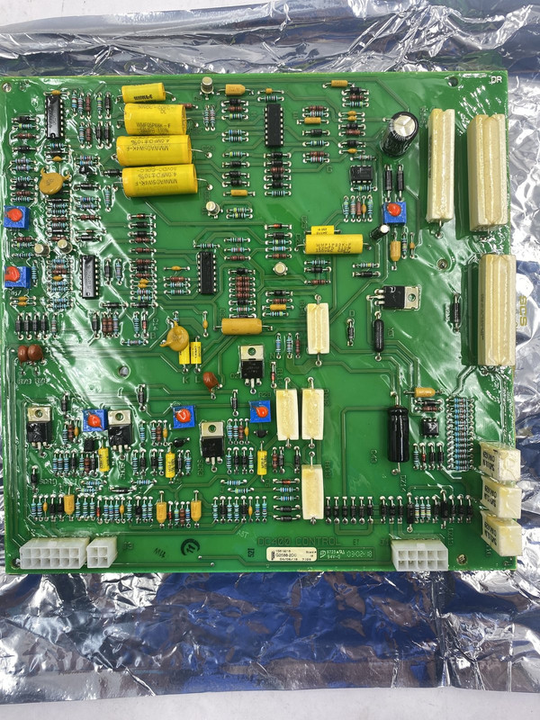 LINCOLN ELECTRIC G2588-2D0 DC400 CONTROL BOARD