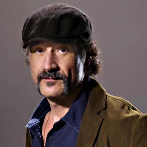 Elias Koteas