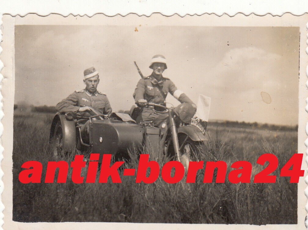 Foto WH Soldat BMW Motorrad Seitenwagen Kradmelder Krad in Olmütz Olomouc