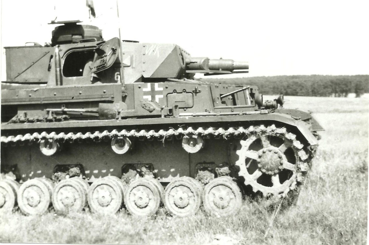 $T2eC16JHJIQE9qUHrV7IBRq6Fhb (g~~60_10