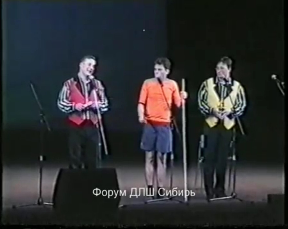 розовый жилет