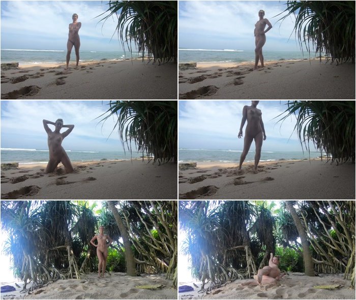Naked-Girl-walks-on-the-shore-of-the-Indian-Ocean-3.jpg