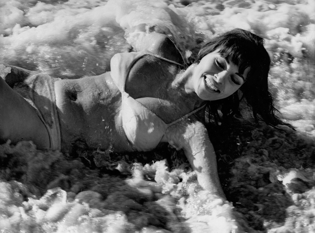 raquel_welch_e32
