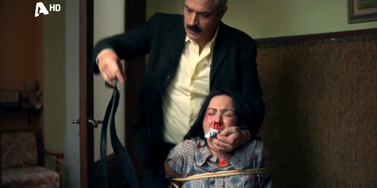 Nefeli Papaderou 2 PORTO LEONE S01EP36 38