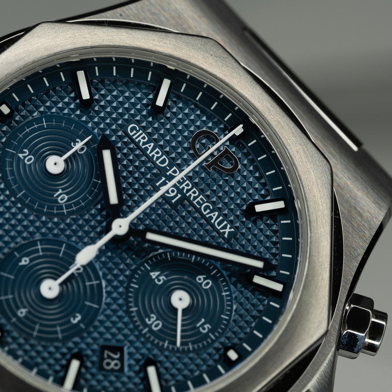 Girard-Perregaux Laureato Chronograph 42 - Image 7