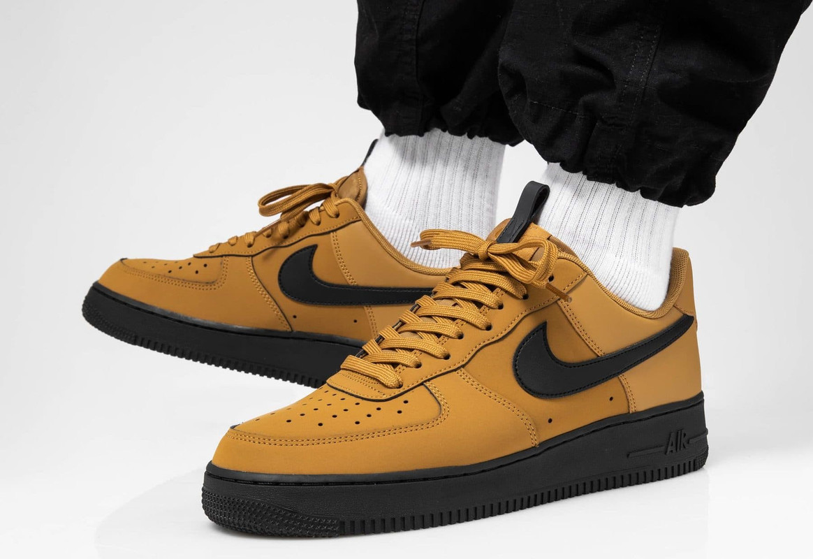 Krossovki-Nike-Air-Force-1-Wheat-Black-5