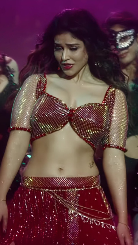 Priyanka Jawalkar Cleavage and navel