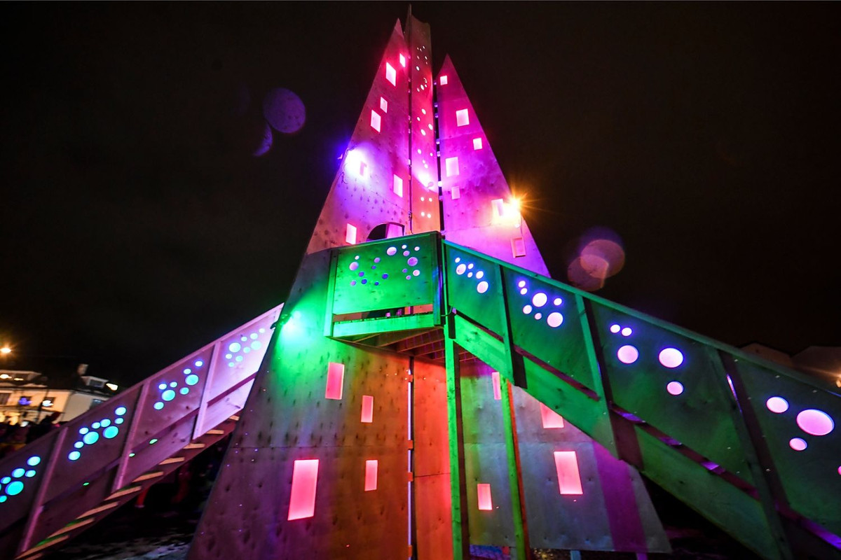 2E7436B2-FED8-4A09-88A1-2FB4036595BA