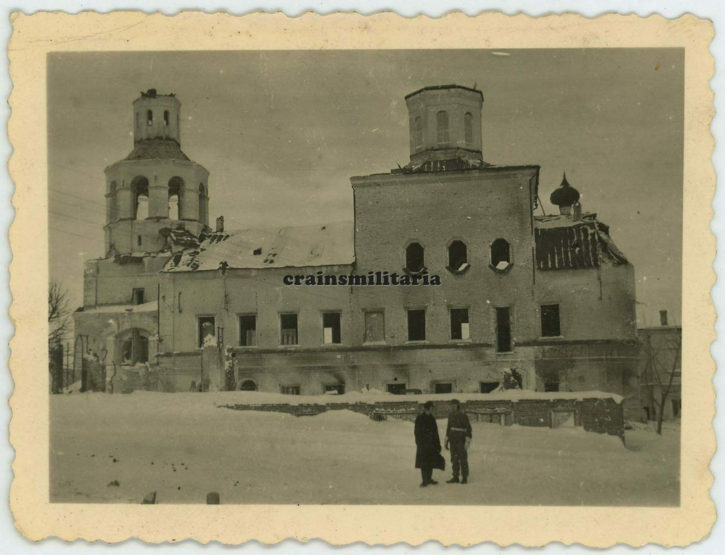 Orig. Foto Soldaten b. zerstörte orthodoxe Kirche in SMOLENSK Russland Winter