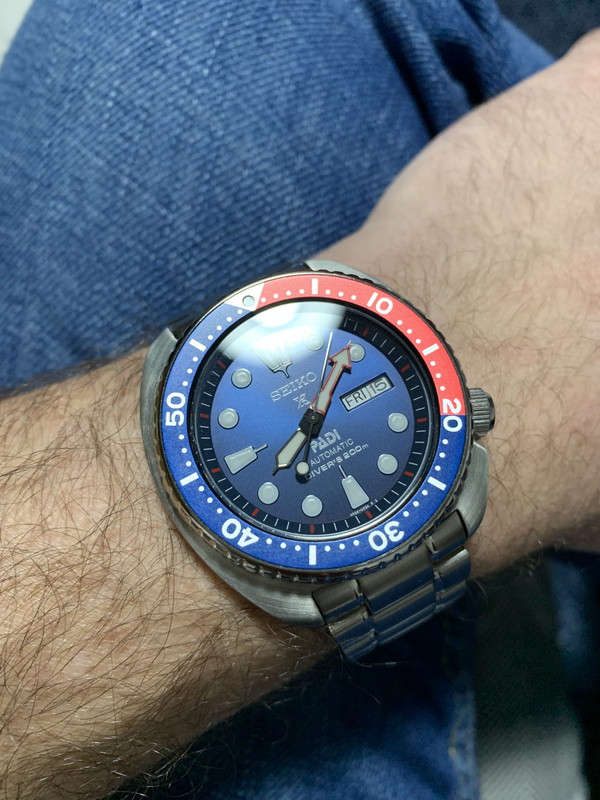 CE37DAA4-2063-4A78-A289-3C9FFCD0CE5C