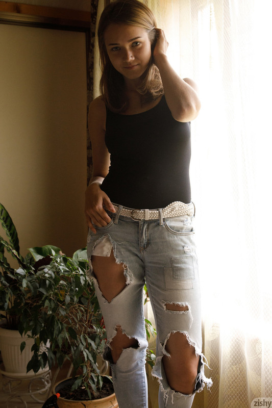 full_039_1211191858521295