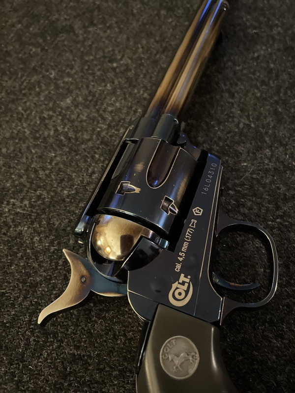 C2FDB7B9-FC7F-4B9F-9B0E-7031615A7BC3