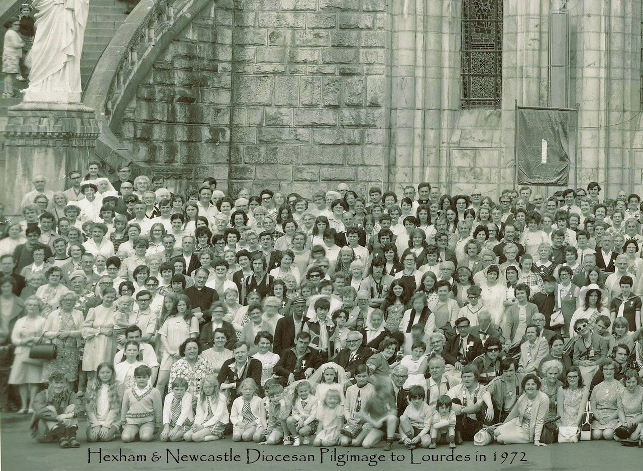 Lourdes-1972-(A)-with-Hebburn-people-on