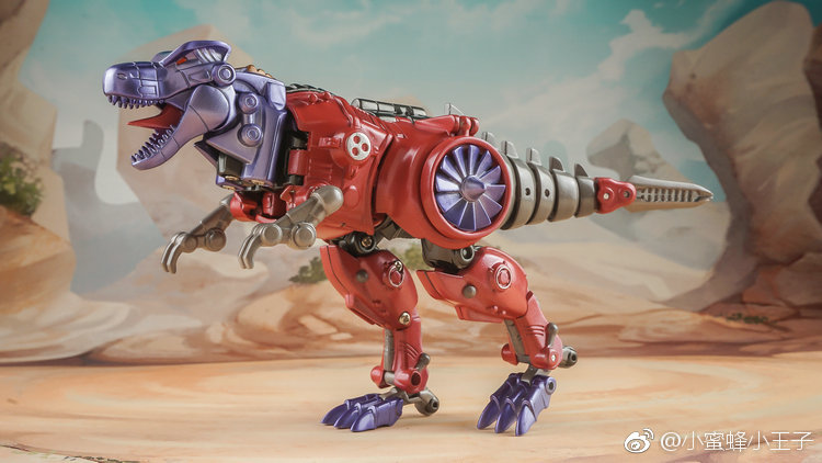 Toywirld-W-BS01-Transmetal-Megatron-03