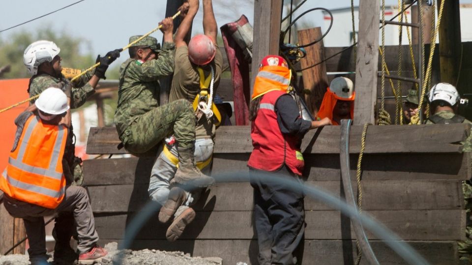 'Mañanera' de AMLO: Mineros siguen atrapados en Coahuila;