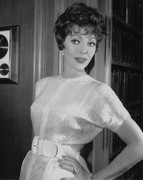 loretta-young-f12