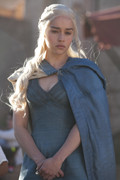 emilia-clarke-game-of-thrones-09