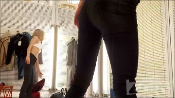 [Image: Voyeur25105123502.jpg]