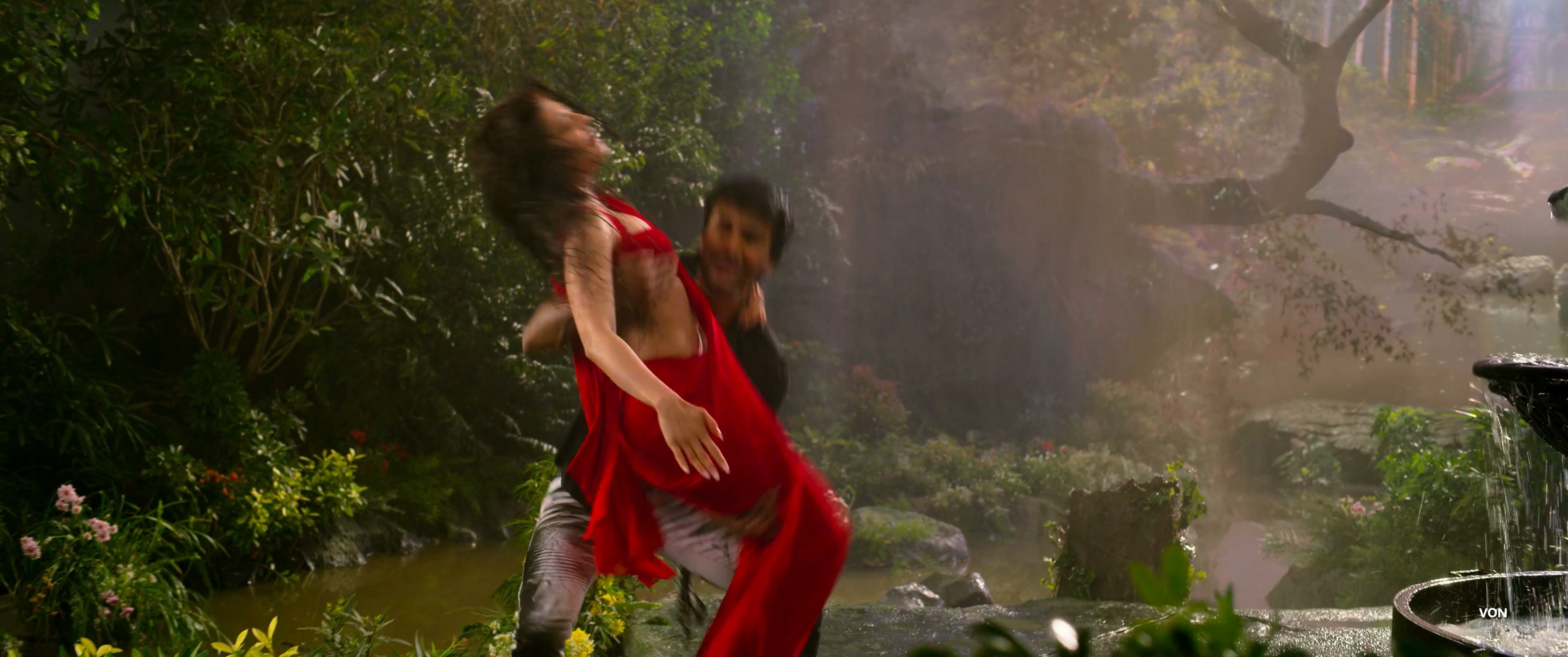 Pranitha-Hungama-2-4-K-mkv-snapshot-01-3