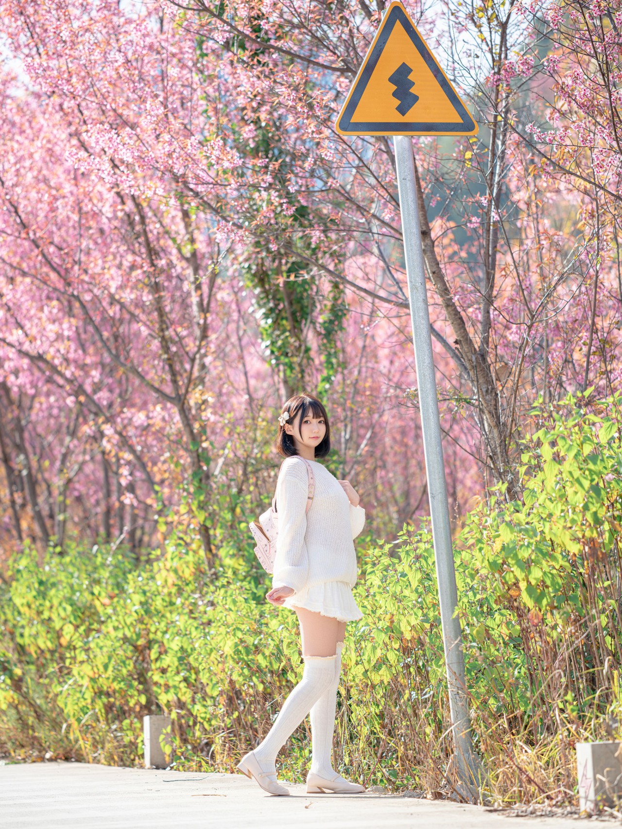 nagisa 魔物喵《樱花树下》写真，清新优雅的气质美女插图