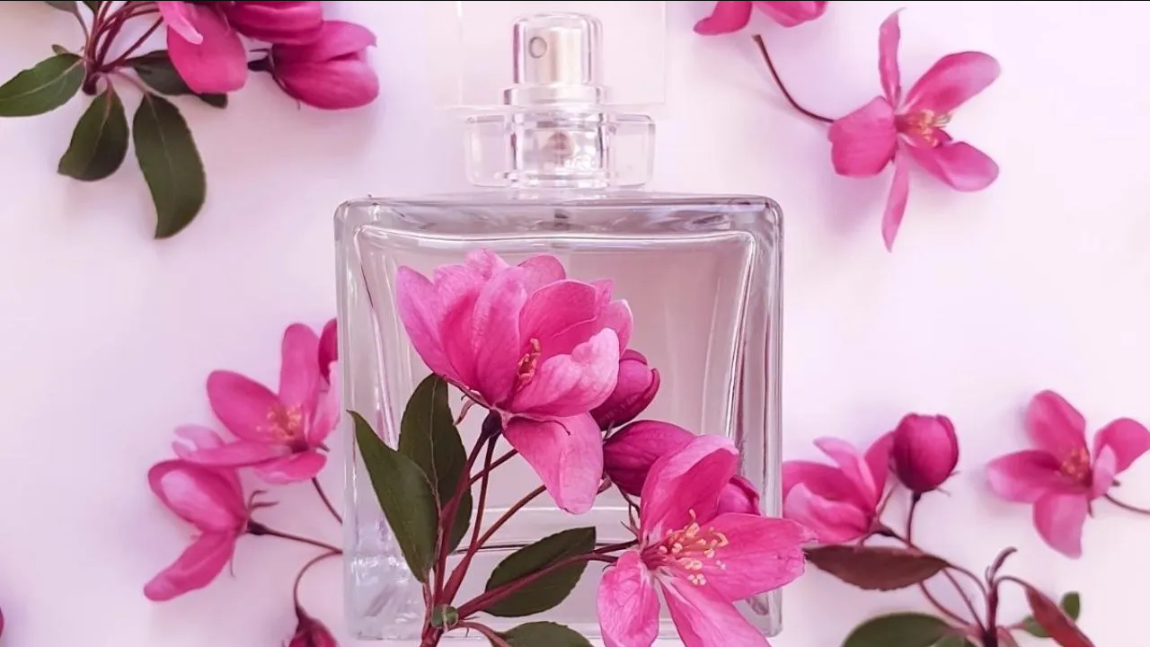 ¿Cómo hacer un perfume casero de flores secas? Huele delicioso