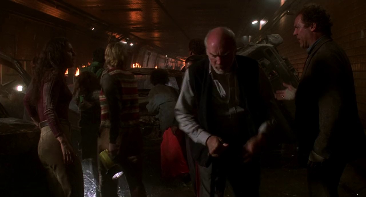 Daylight-1996-Blu-Ray-Hindi-English-720p-x264-AVC-HE-AAC-5-1-ESub-mkv-0002