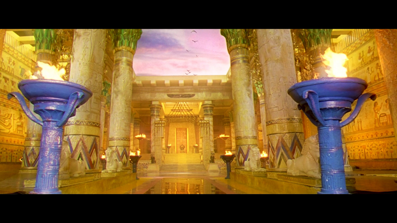 Nayanthara Hot Song 02 From Kuselan 2008 4k.mp4_snapshot_00.01_[2020.12.02_22.28.16]