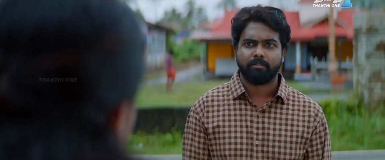 Vishudha Mejo 2022 WebRip [Tamil] 480p, 720p Screenshot