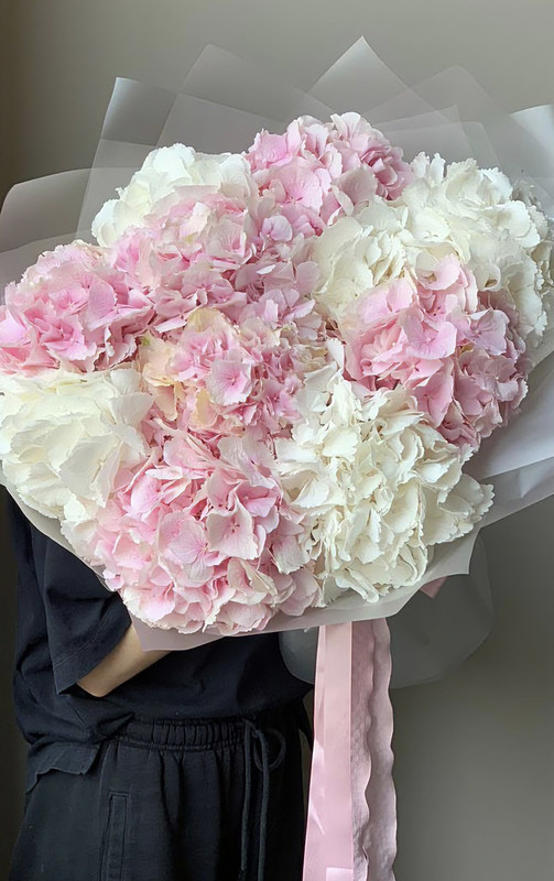 Buchet hortensii colorate