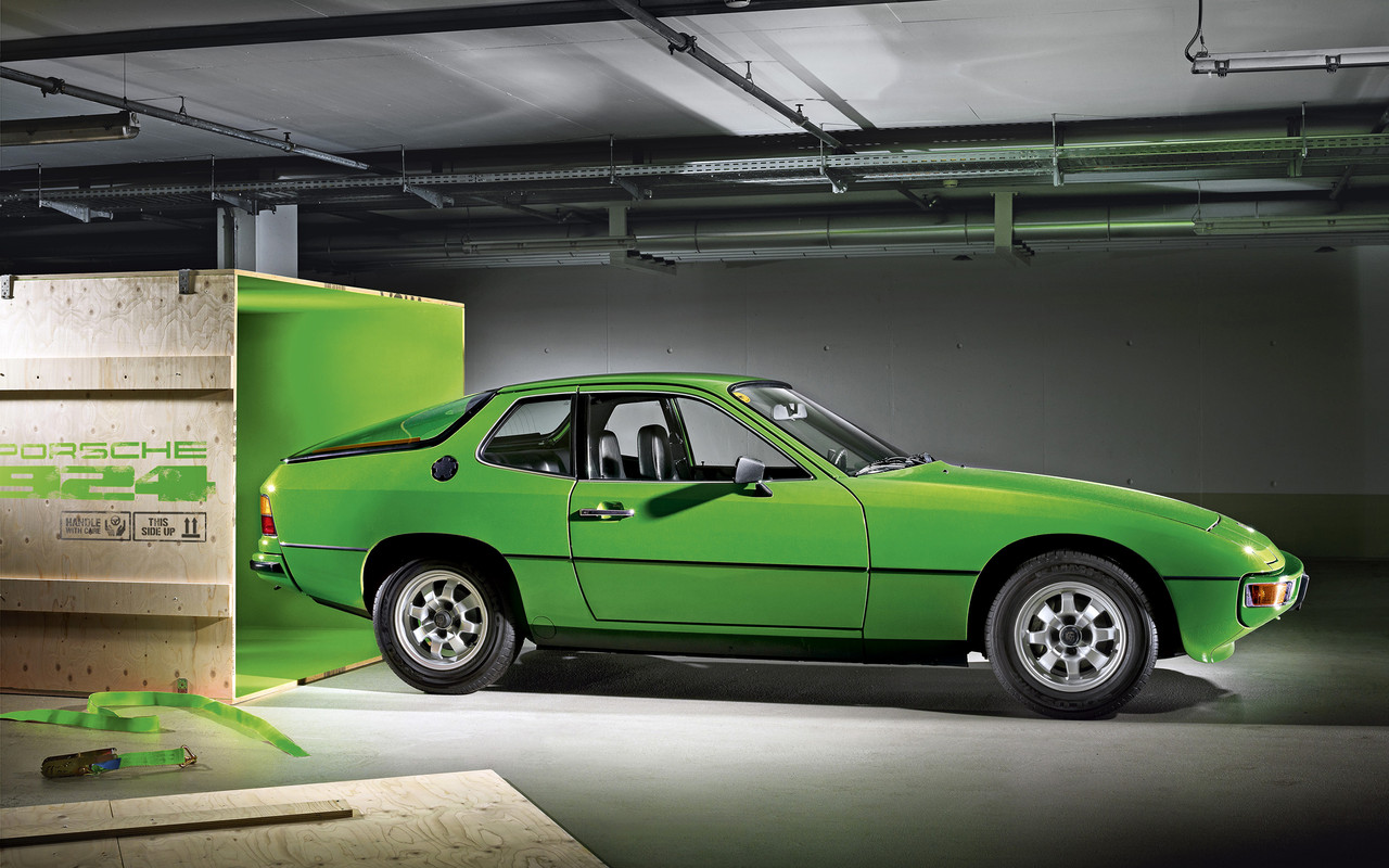 Porsche_Retro_1976-85_486088_3840x2400