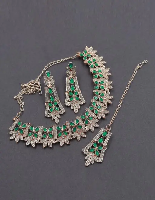Rhodium Plated Necklace Set With Green Color Kundan (A105)