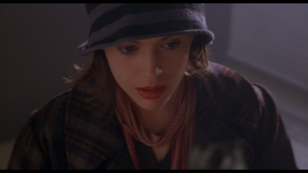 Poison Ivy.II (1996) BDRemux 1080p.mkv_snapshot_00.05.12_[2022.10.06_00.51.30]