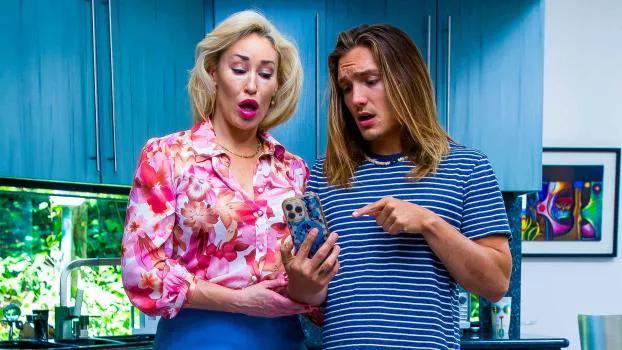 FillUpMyMom - Ryan Keely - Slutty Stepmom Swipes Right For Dick!